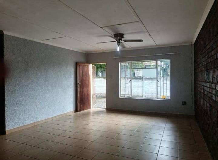 4 Bedroom Property for Sale in Geelhoutpark North West